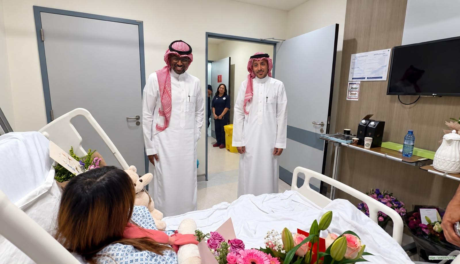 رئيس اتحاد التايكوندو والمدير التنفيذي يطمئنان على اللاعبة صباح عسيري