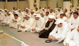 المؤمنون الشيعه يحيون ذكرى رحيل اية الله الهاجري