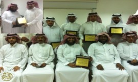 ثانوية حراء تكرم معلميها المتميزين 