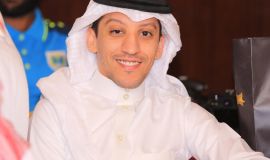 أحمد يضئ منزل الاعلامي علي الحاجي