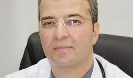 *د.طارق الشعراوي استشاري أمراض الجهاز الهضمي والكبد بمستشفيات الحمادي:*  *التشخيص المبكر واتباع نمط حياة صحي يساعدان في الحد من مضاعفات جيوب القولون وتحسين جودة الحياة للمرضى*