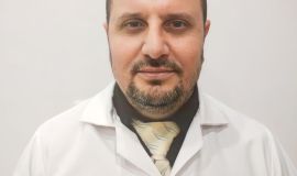 *قدم الفرق بين الطبيب والذكاء الاصطناعي..د.عروة حاميش أخصائي الأمراض الباطنية بمستشفيات الحمادي:*    *الاعتماد في أخذ المعلومة الطبية من وسائل الذكاء الاصطناعي دون معرفة ودراية عن صحتها ومصدرها عامل مؤثر في الشك بقرارات الأطباء*