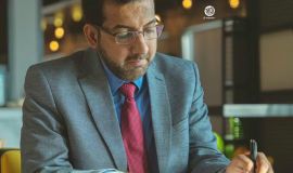 الملاحي: شغف الكلمات ورحلة الإبداع بين الصفحات.